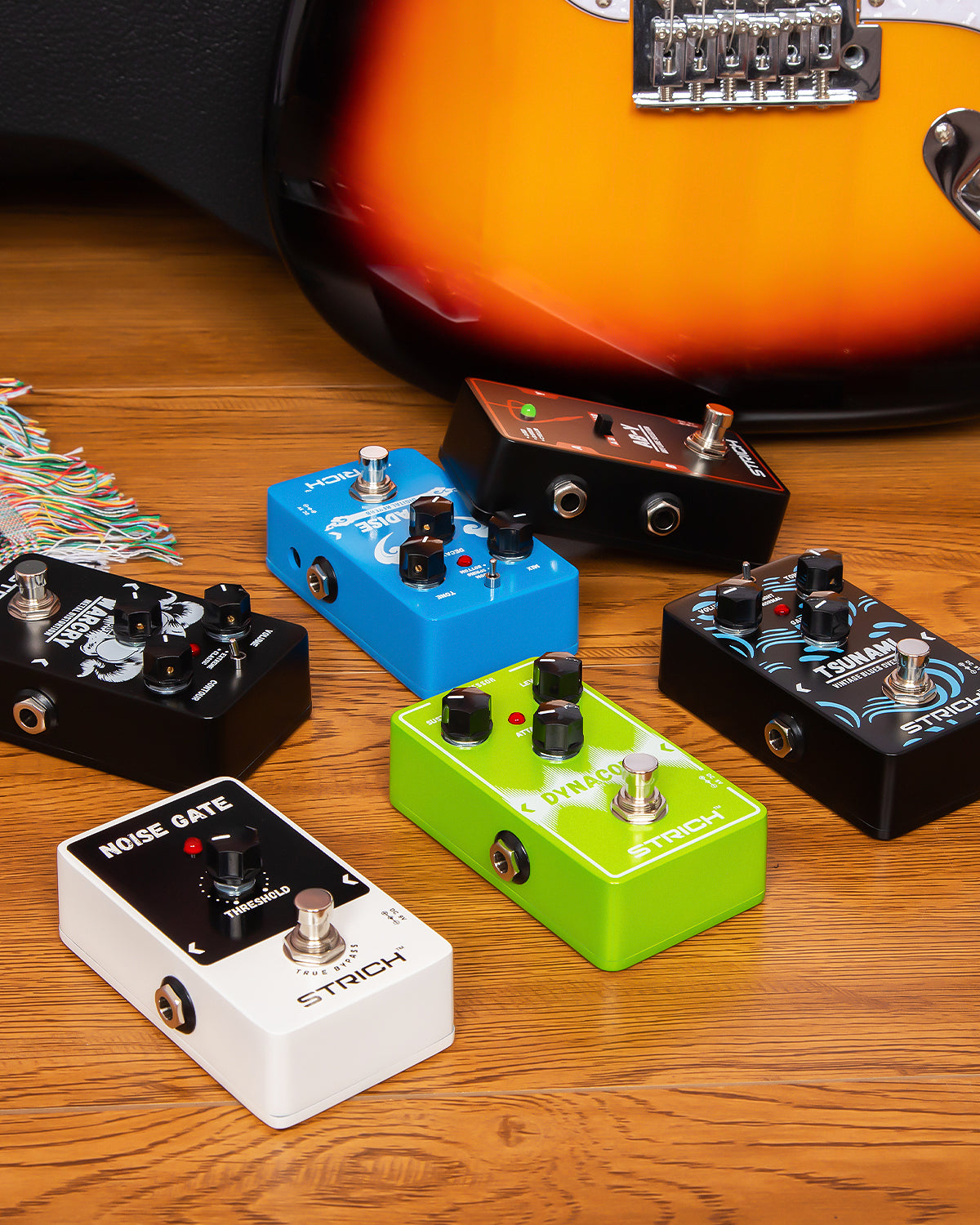 STRICH Distortion Guitar Pedal, Morpher Distortion, Super Muff Analog, Tight, Classic Crunch 80s Metal, True Bypass for Electric Guitar, White and Black