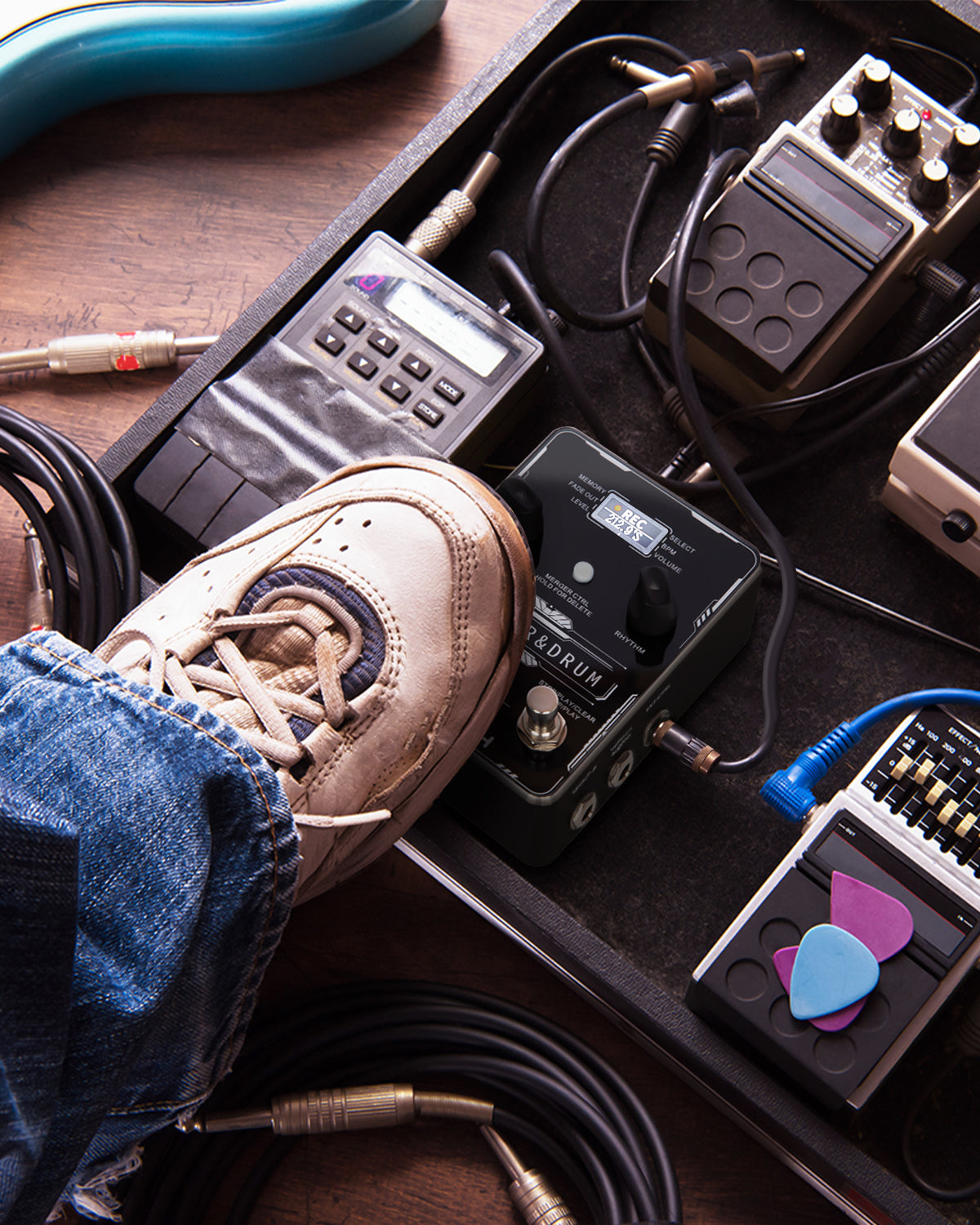 STRICH Stereo Looper Pedal Guitar Pedal with Built-in Drum Machine, 100 Diverse Drum Patterns, 160 Minutes Recording Time, USB for Audio Import/Export, Support Software Editing Footswitch Control