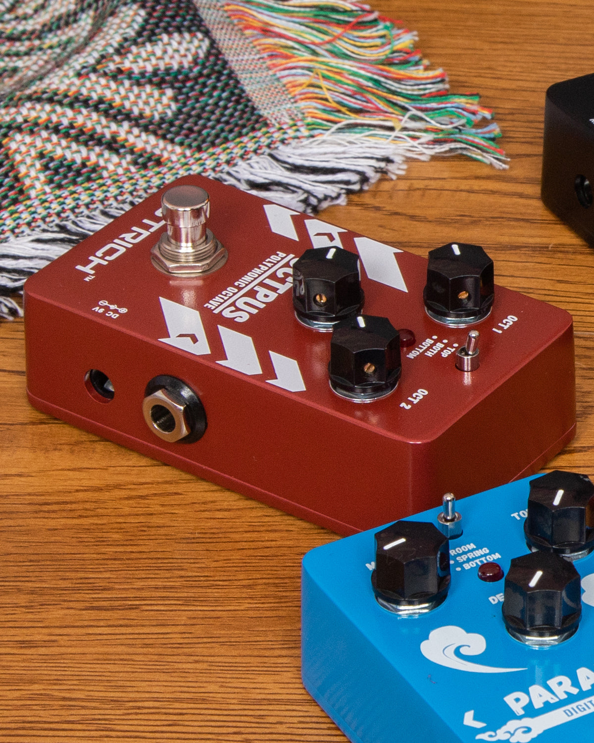 STRICH Polyphonic Octave Guitar Pedal, Digital 3 Modes Octave Shifter with Top/Both/Bottom Selection, Compact & Practical Aluminum Build, True Bypass for Electric Guitar, Red